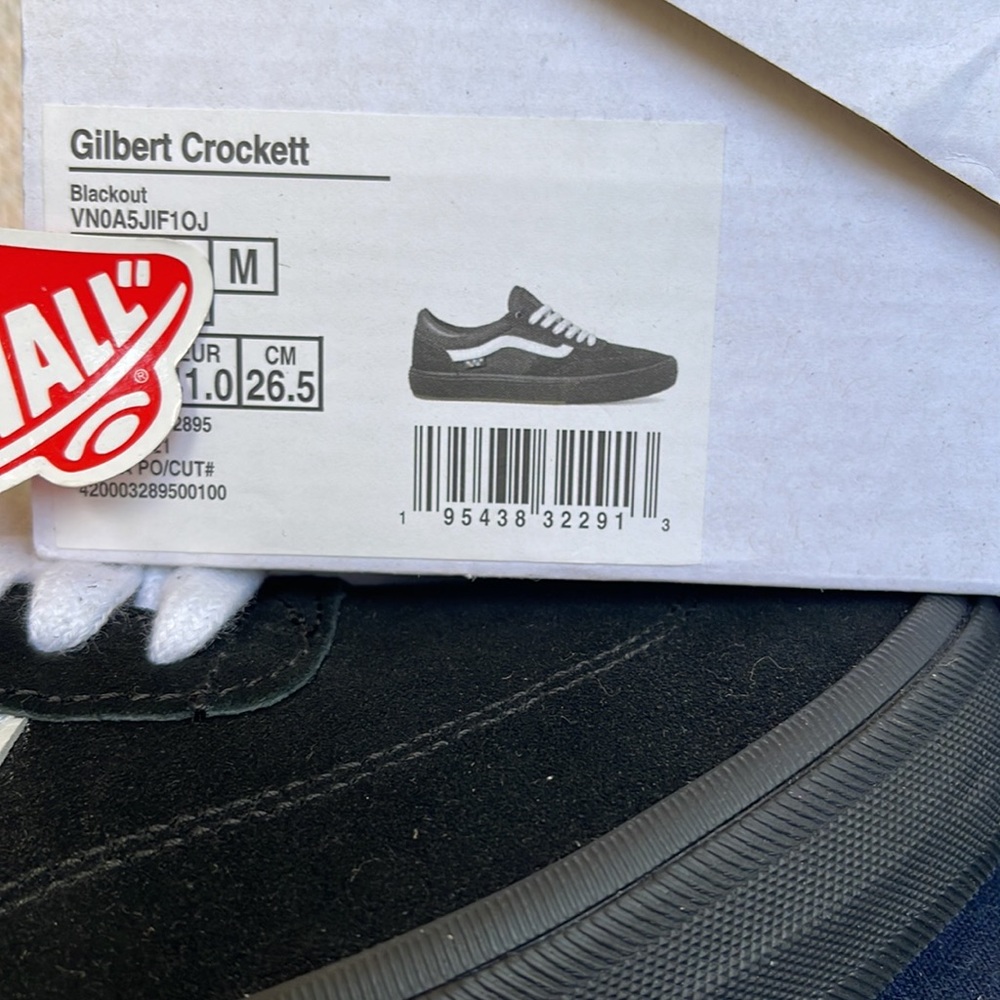 Vans WMNS Gilbert Crockett
Blackout
VN0A5JIF10J
Sneakers - Picture 16 of 16